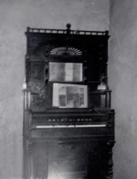 The Organ in the Joseph & Armelda Damron Home